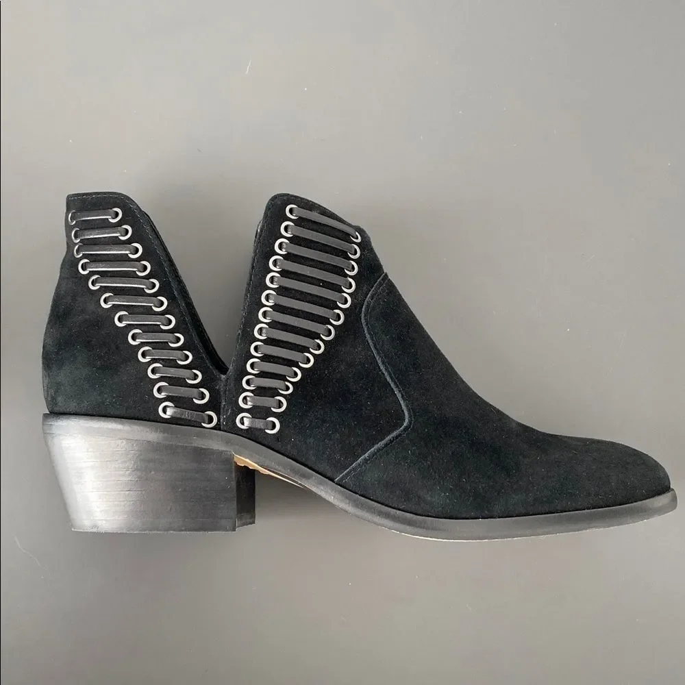 Vince Camuto Black Suede Leather Heeled Shoes 8.5 Lace Design Boho Chic Renfaire
